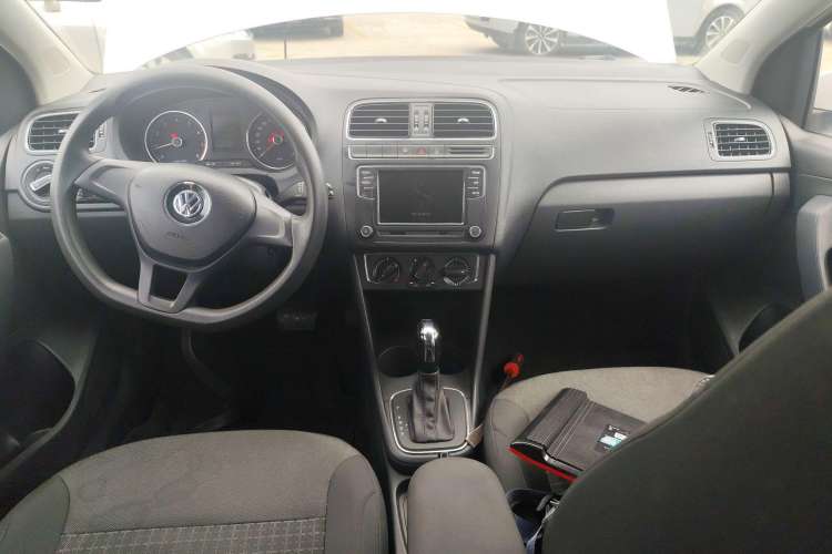 Used Volkswagen Polo 2014 1.4L Automatic Comfort Edition Center Console