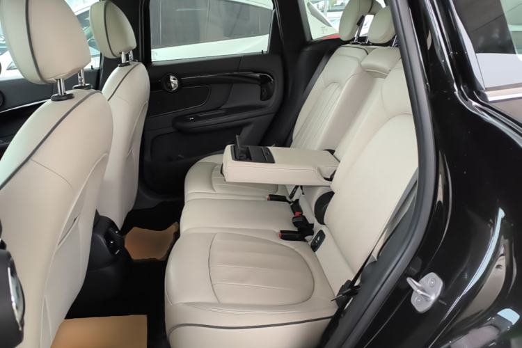 Used MINI Countryman 2017 1.5T COOPER ALL4 Traveler Left Rear Seat