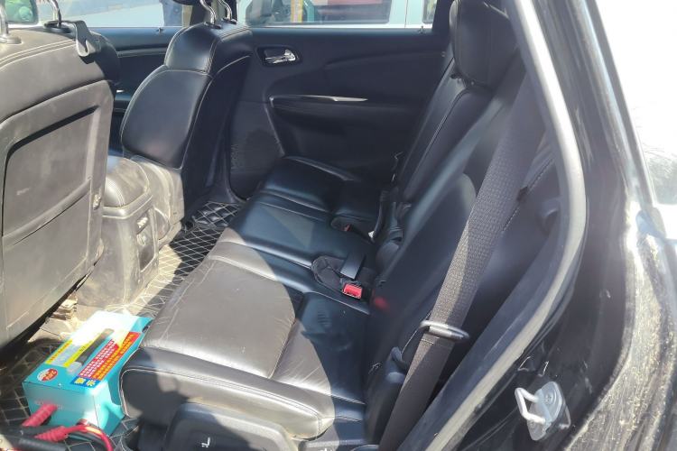 Used Dodge Journey 2013 2.4L Two-Wheel Drive Luxury Version