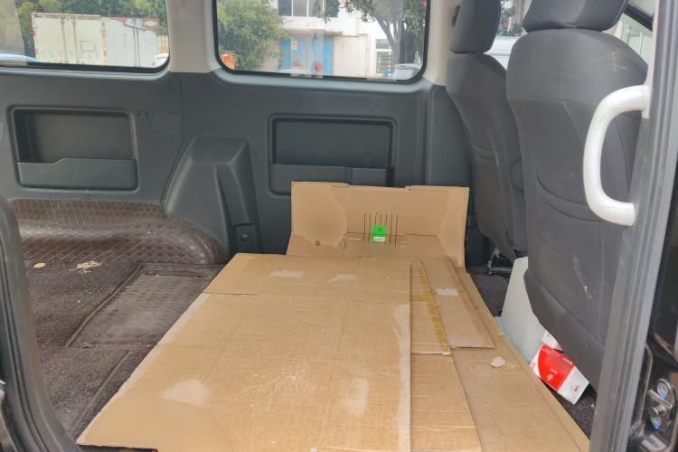 Used JAC Refine M3 2019 PLUS Maker Edition 1.8L Luxury Smart Model with 9 Seats Left Rear Seat