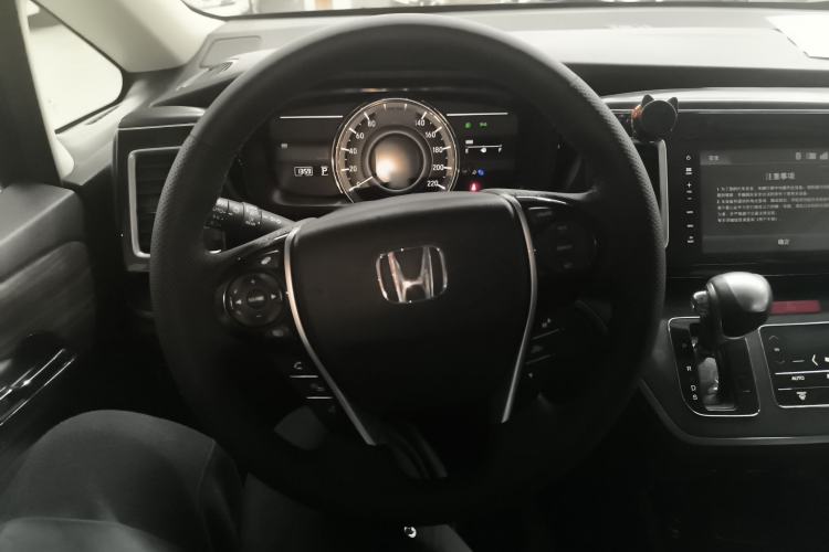 Used Honda Elysion 2016 2.4L Luxury Edition
