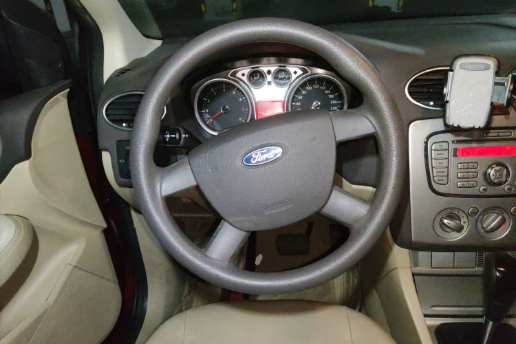 Used Ford Focus 2011 Hatchback 1.8L Automatic Fashion Edition
