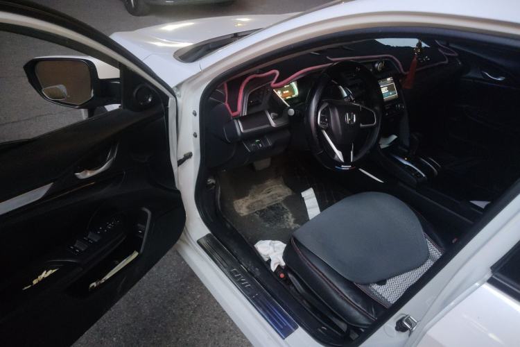 Used Honda Civic 2016 220TURBO CVT Luxury Edition Driver Seat