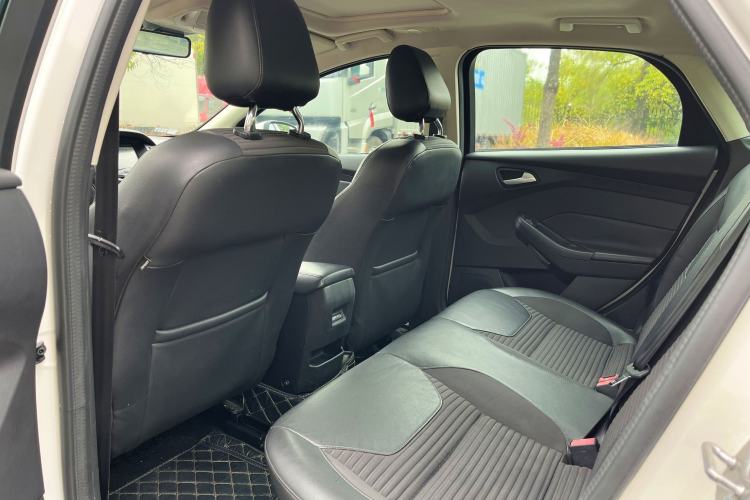 Used Ford Focus 2017 Sedan 1.6L Automatic Fashion Edition Smart Drive Version
