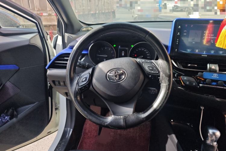 Used Toyota IZOA 2018 2.0L Yichi Version China VI Standard