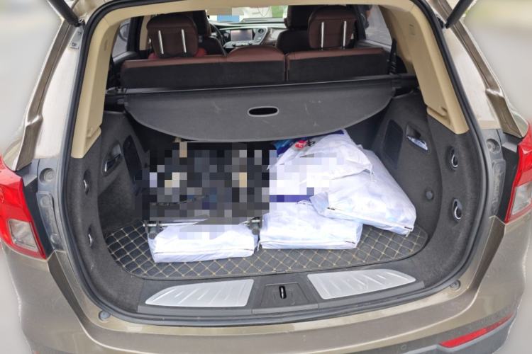 Used Buick Envision 2017 28T Four-Wheel Drive Elite Model Trunk