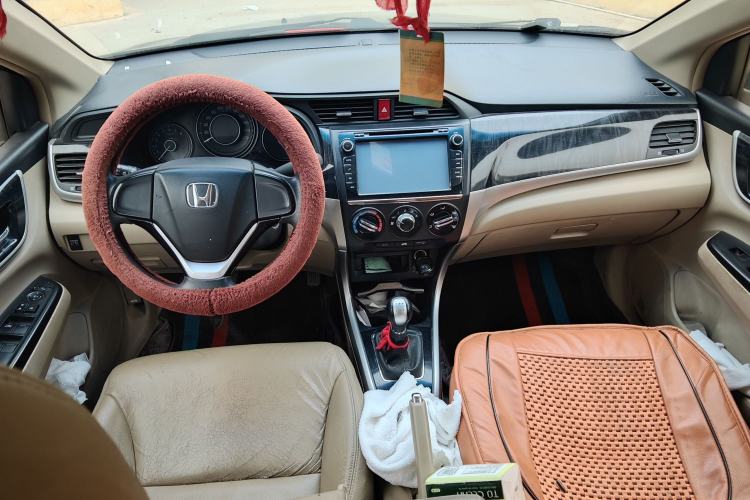Used Honda Crider 2013 1.8L manual Comfort version Center Console