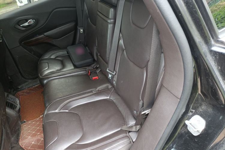 Used Jeep Cherokee 2014 2.4L Luxury Edition
