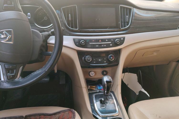 Used Baojun 730 2016 1.8L iAMT Luxury Model 7 Seats