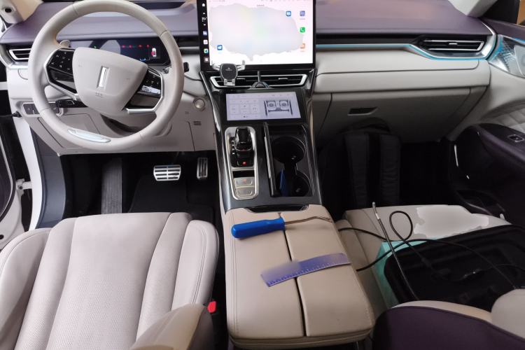 Used Wey Mocha 2021 2.0T Two-Wheel-Drive Ultra-Strong Version Center Console