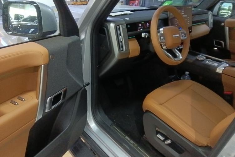 Used iCAR V27 2026 Model 200KM Four-Wheel Drive Falcon 500