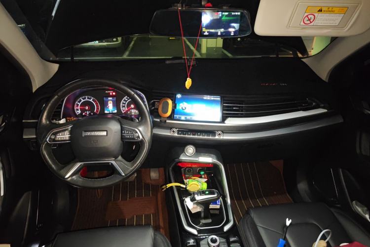 Used Haval H6 2017 Red Label 2.0T Automatic Two-Wheel Drive ZhiShang Model