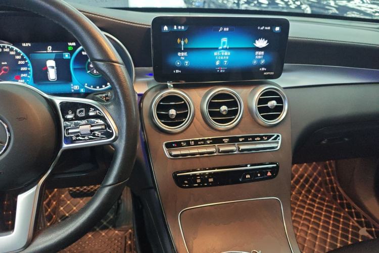 Used Mercedes-Benz GLC 2021 GLC 260 L 4MATIC Luxury Model Center Console