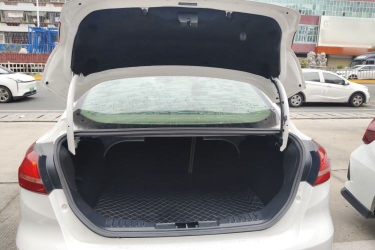 Used Ford Focus 2015 Sedan 1.6L Automatic Comfort Model Trunk