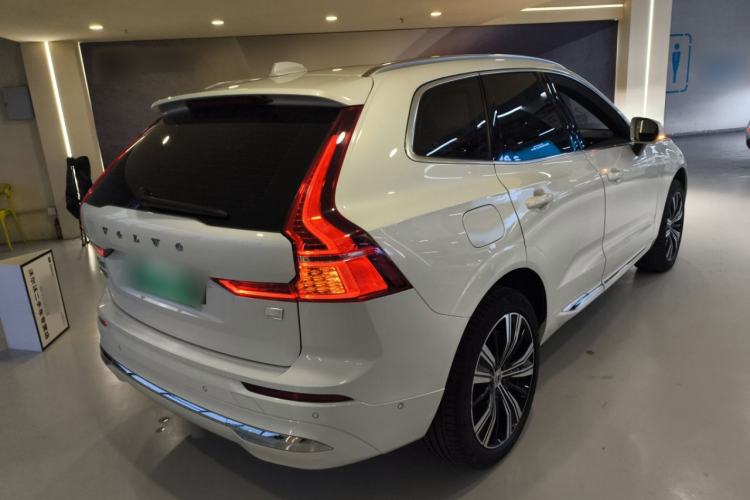 Used Volvo XC60 New Energy 2022 T8 Plug-in Hybrid Long-Range All-Wheel Drive Zhiyuan Luxury Edition