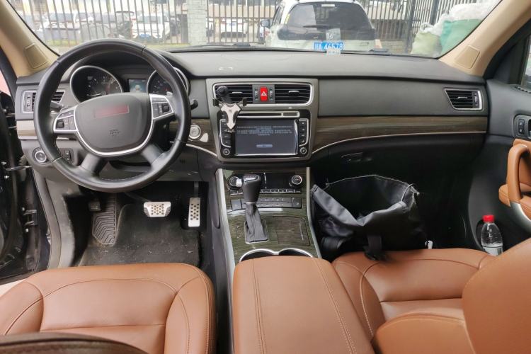 Used Haval H8 2015 2.0T Four-Wheel Drive Luxury Model