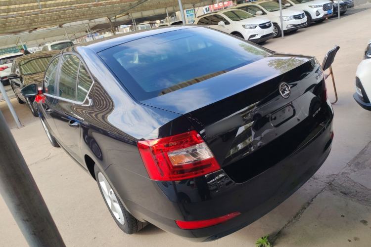 Used Skoda Octavia 2015 1.6L Automatic Yijie Edition Rear Left 45 Deg