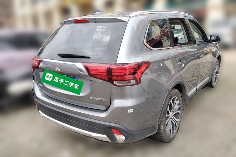 Used Mitsubishi Outlander 2018 2.0L Two-Wheel-Drive Jiale Edition 7-Seater Rear Right 45 Deg