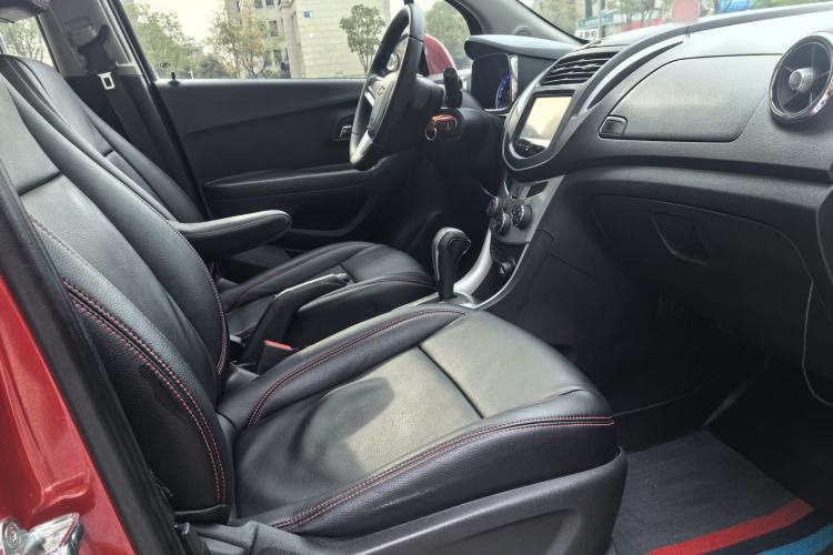 Used Chevrolet Trax 2014 1.4T Automatic Two-Wheel Drive Luxury Model Right Front Seat