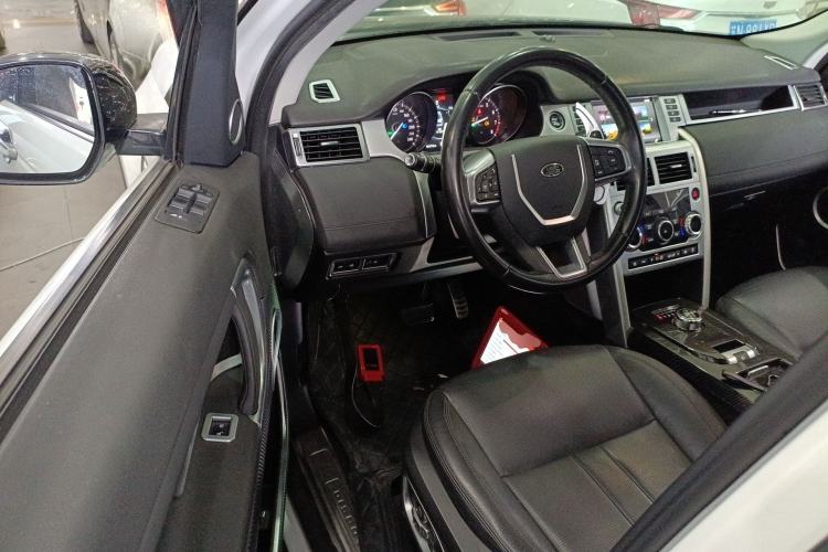 Used Land Rover Discovery Sport 2019 240 PS SE Version China VI Standard Driver Seat