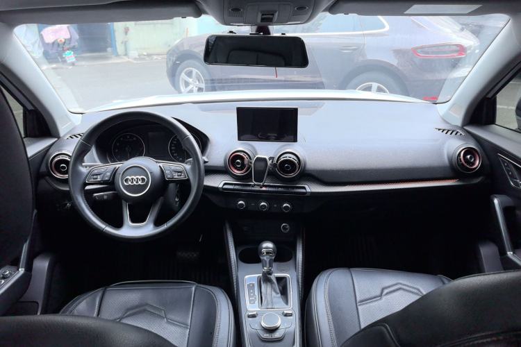 Used Audi Q2L 2018 35 TFSI Launch Exclusive Edition China V Center Console