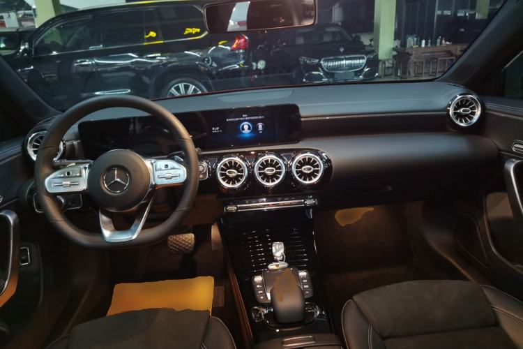 Used Mercedes-Benz A-Class 2021 A 200 L Sport Sedan Fashion Model
