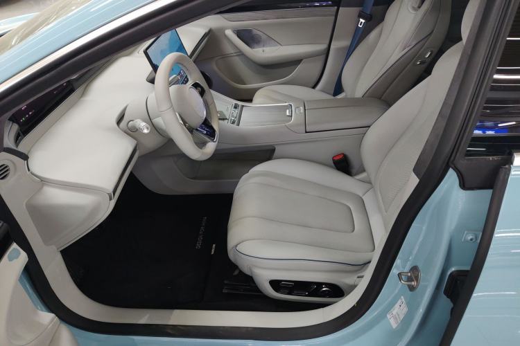 Used Hima Luxeed S7 2025 785 km Ultra