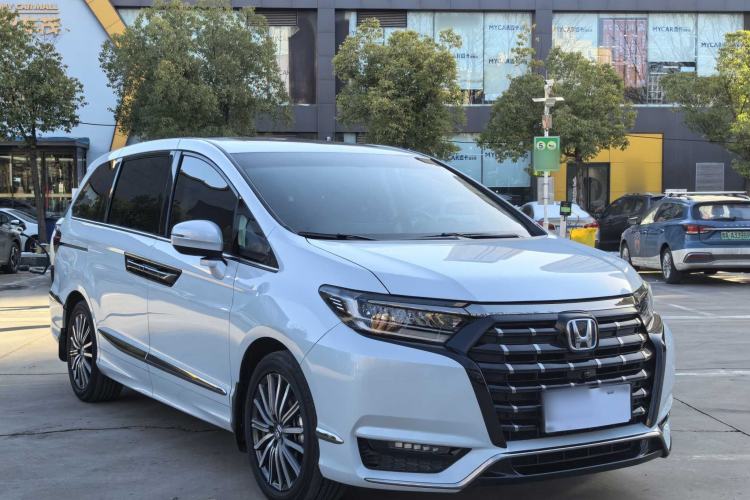 Used Honda Elysion 2024 2.0L eHEV Classic Edition
