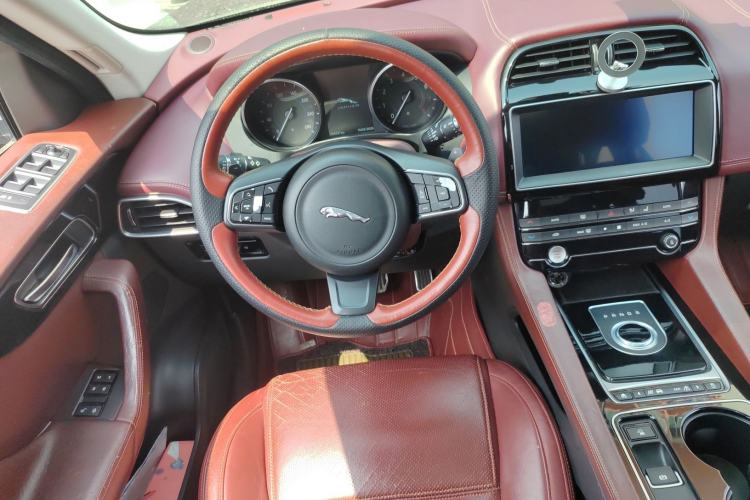 Used Jaguar F-PACE 2016 2.0T Two-Wheel Drive Urban Luxury Edition