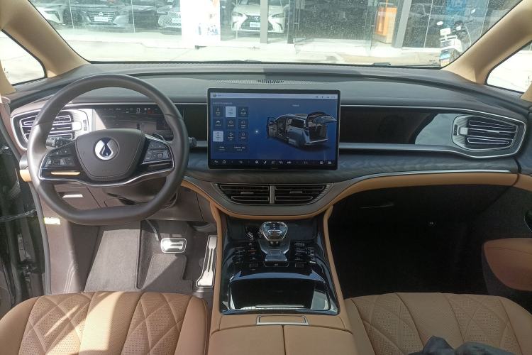 Used Denza D9 2025 DM-i Smart Drive 1020 Four-Wheel Drive Deluxe Model
