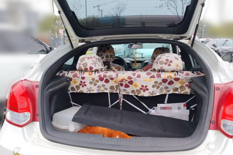 Used Hyundai Veloster 2015 1.6T Automatic Luxury Edition Trunk