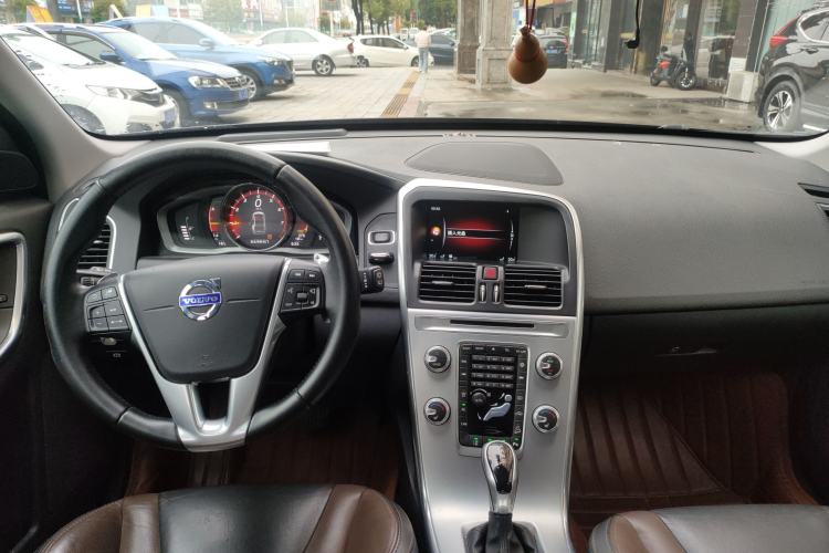 Used Volvo XC60 2017 T5 AWD Smart Drive Edition
