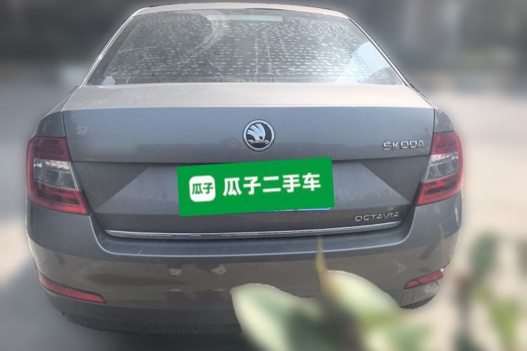Used Skoda Octavia 2015 1.6L Automatic Yijun Edition
