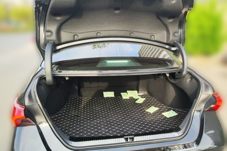 Used Toyota Avalon 2023 2.5L Luxury Edition Trunk