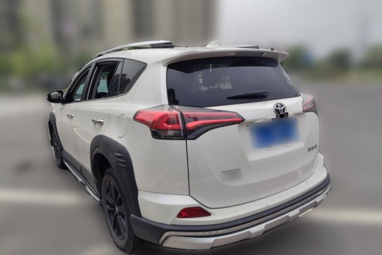 Used Toyota RAV4 2019 2.0L CVT Two-Wheel Drive Fashion X Limited Edition China VI Standard Rear Left 45 Deg