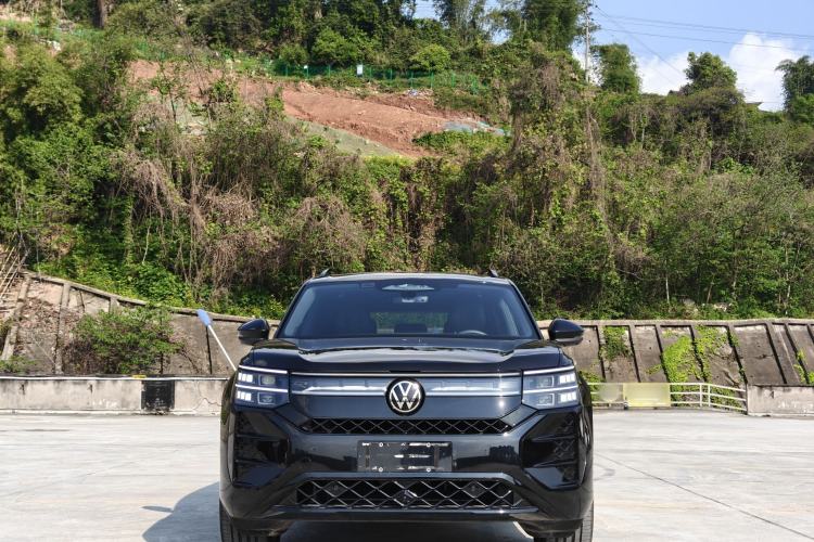 Used Volkswagen Teramont 2025 Tiguan Pro 450TSI Four-Wheel Drive Summit Edition
