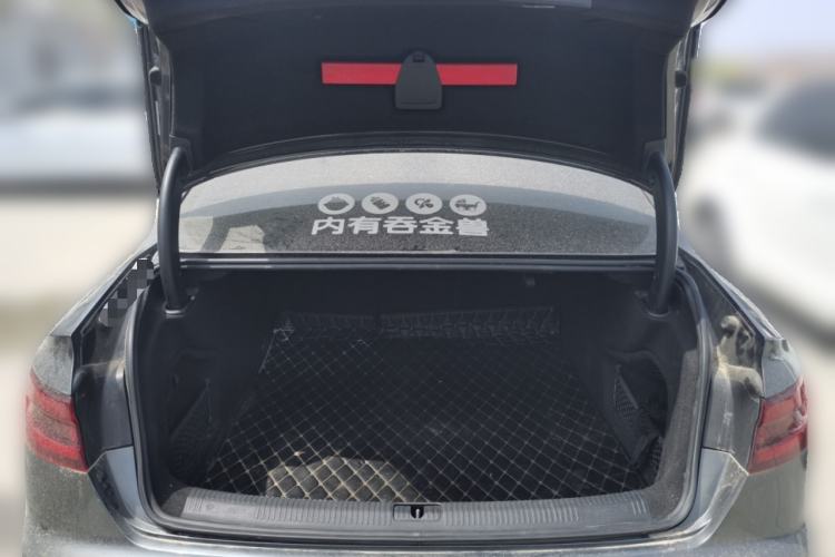 Used Audi A4L 2019 40 TFSI Fashion Edition China VI Emission Standard Trunk