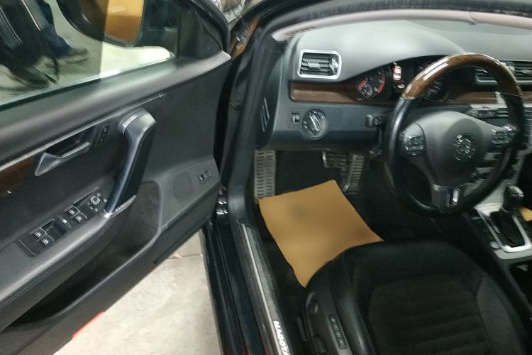 Used Volkswagen Magotan 2015 2.0 TSI Prestige Model Driver Seat