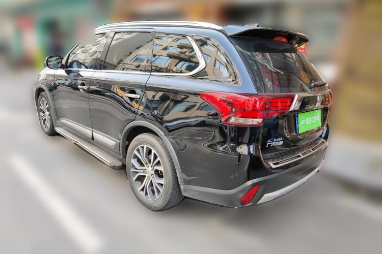 Used Mitsubishi Outlander 2018 2.0L Two-Wheel Drive Glory Edition 5 Seats
