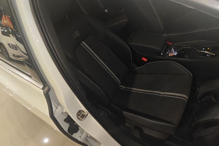 Used Volkswagen Golf 2023 Facelift 280TSI DSG R-Line Lite