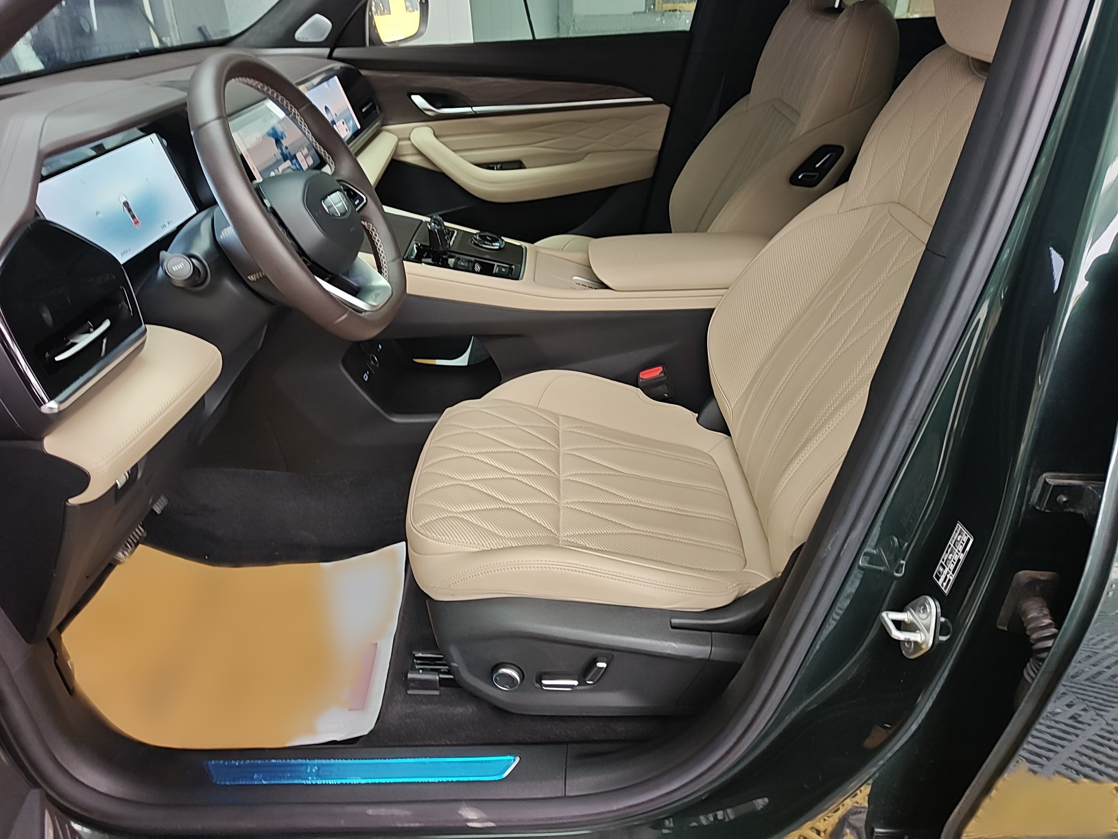 Geely Auto Monjaro L 2025 Dongfang Yao 2.0TD Automatic Lanxing Edition — снимка 12