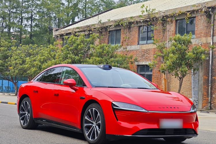 Used Hima Luxeed S7 2025 785 km Ultra