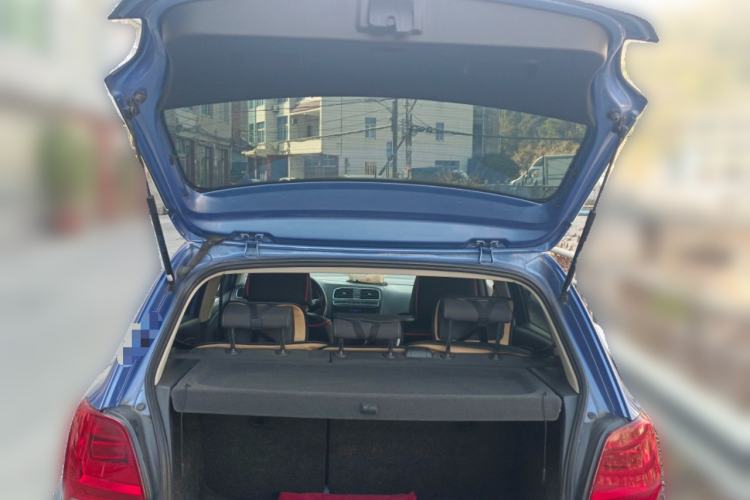 Used Volkswagen Polo 2014 1.6L Cross Polo Manual Trunk