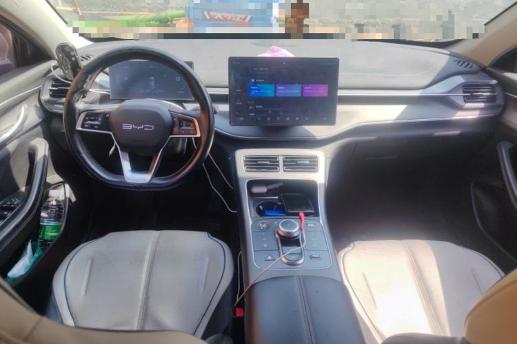 Used BYD Destroyer 05 2024 HONOR Edition DM-i 55KM Luxury Model Center Console