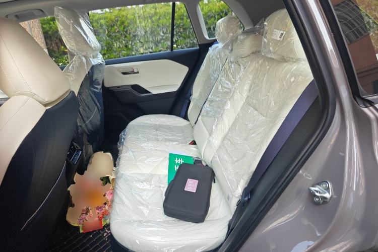 Used Toyota RAV4 2026 Model Dual-Engine 2.0L Two-Wheel Drive Luxury Edition