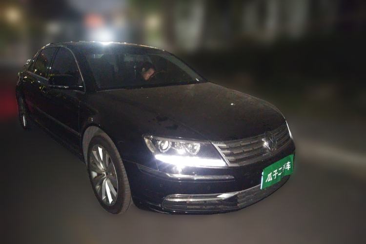 Used Volkswagen Phaeton 2011 3.6L V6 4-Seater Extended-Length Individual Edition Front Right 45 Deg