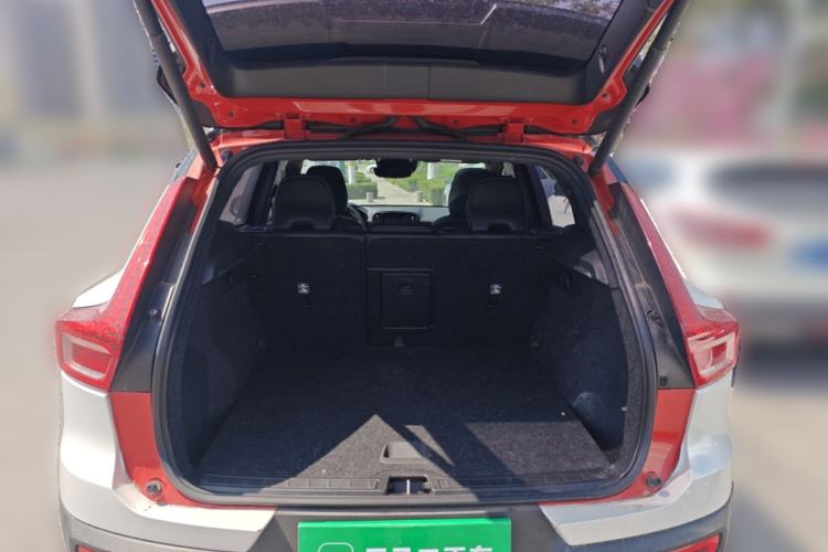 Used Volvo XC40 2020 T4 Four-Wheel Drive Smart & Sporty Edition Trunk