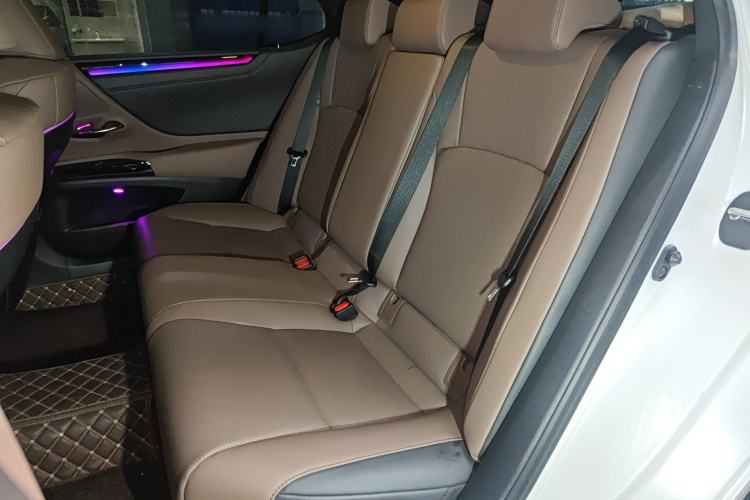 Used Lexus ES 2022 200 Excellence Edition
