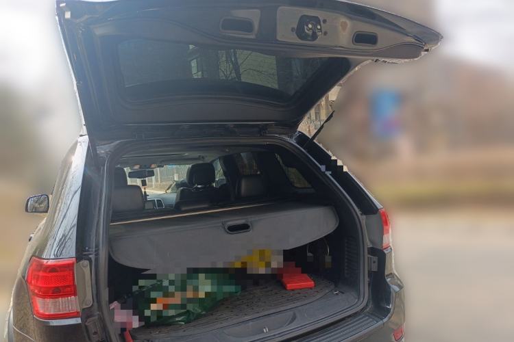 Used Jeep Grand Cherokee 2011 Revised Version 3.6L Comfort Edition
