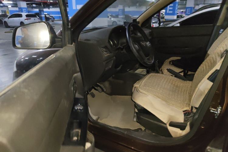 Used Wuling Hongguang 2015 1.5L S Base Model China IV Driver Seat